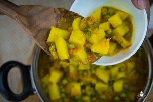 aloo matar sabzi recipe, Punjabi style, step by step photos
