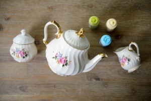 paint an old teapot