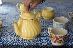 paint an old teapot