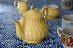 paint an old teapot