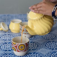 paint an old teapot