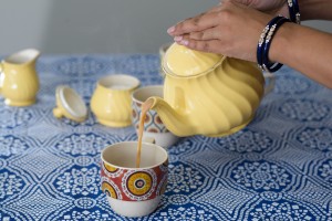paint an old teapot