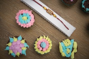 rakhi cupcakes, rakhri cupcakes