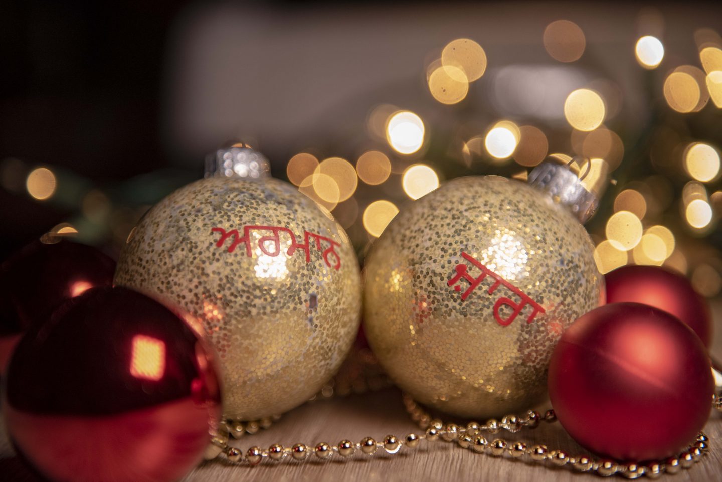 diy personalized glitter ornaments