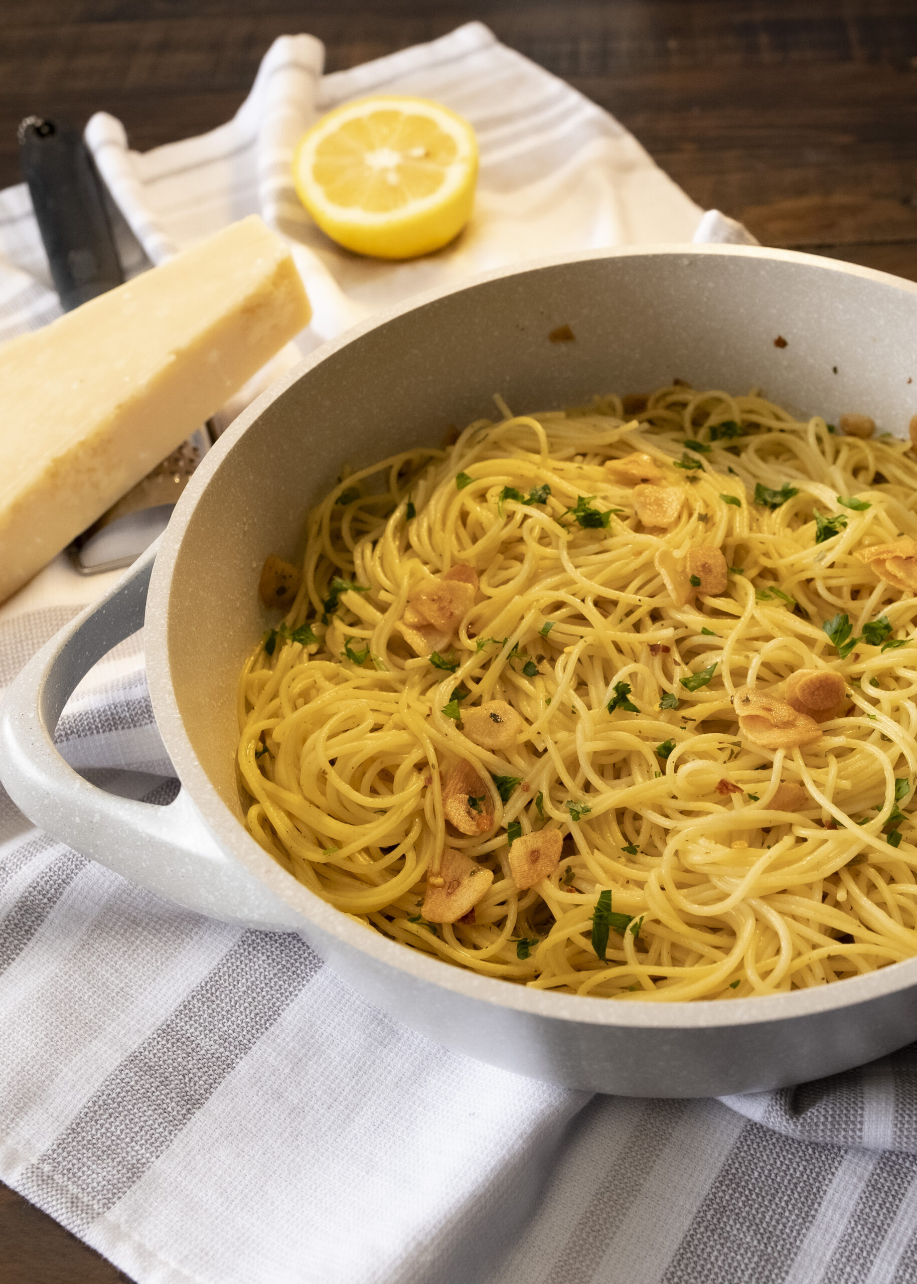 spaghetti with garlic oil and chili flake recipe